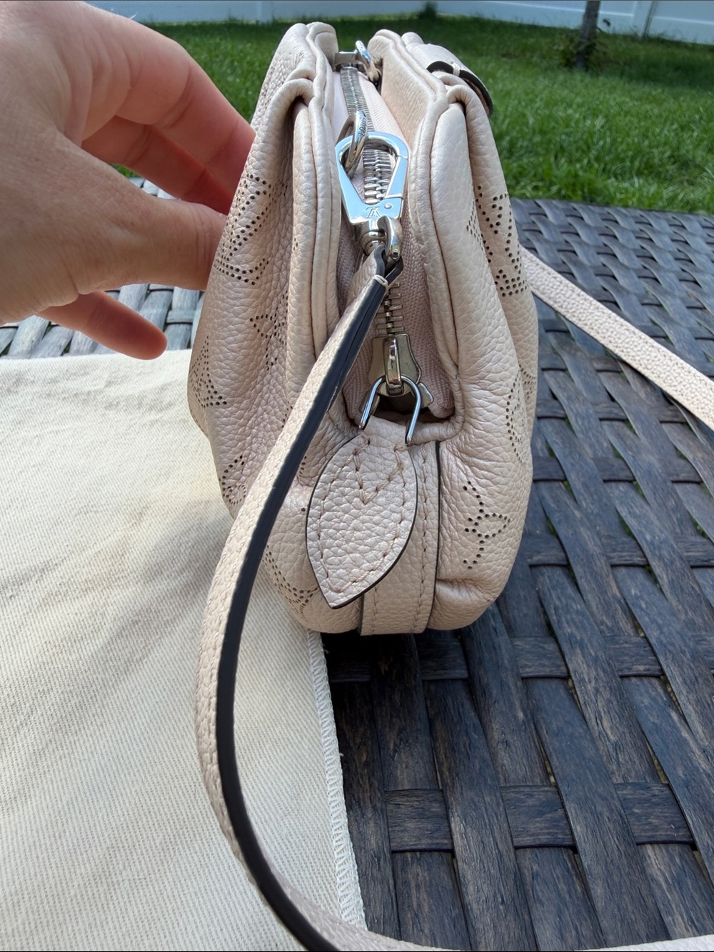NWT Louis Vuitton Mahina Scala Mini Pouch - Picture 2 of 9